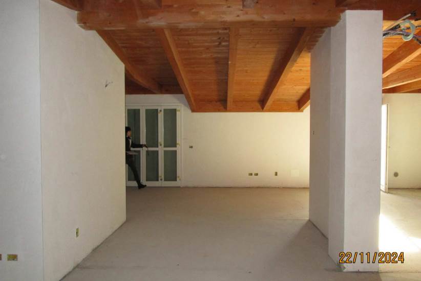Photo 32